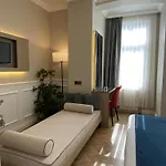 Pera Standard Hotel *
